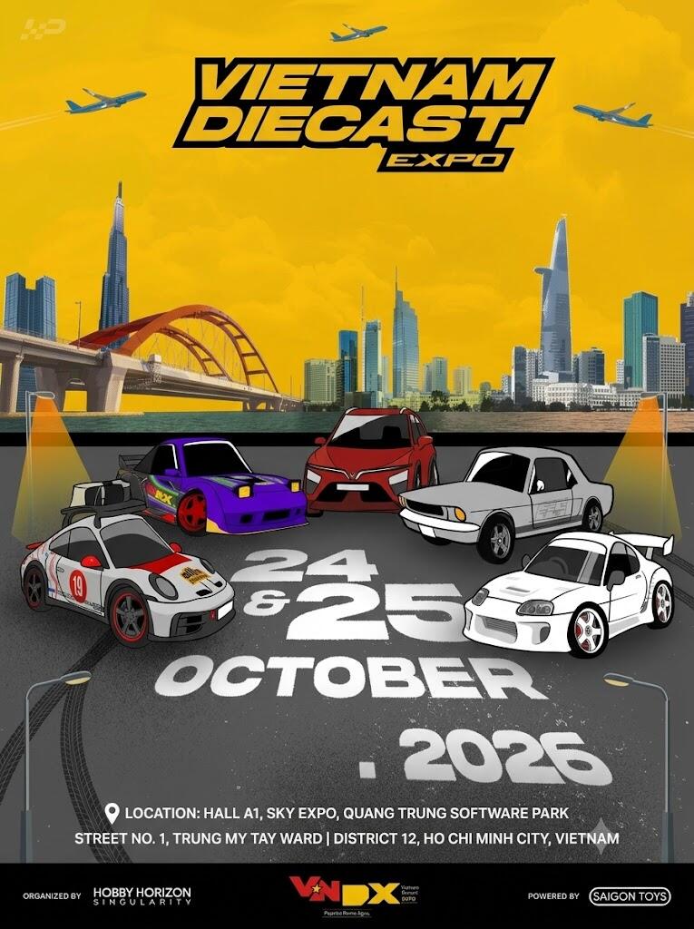 Collectors browsing diecast displays at Vietnam Diecast Expo